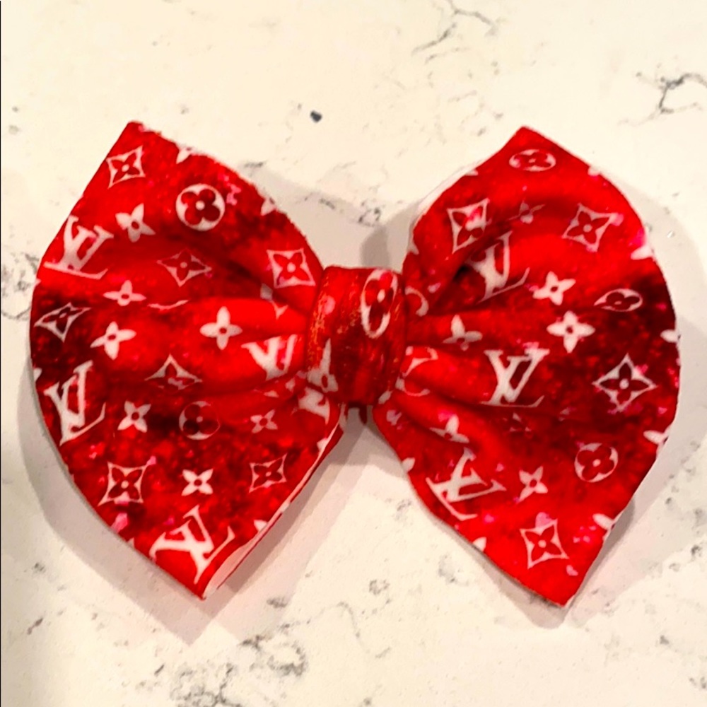 LV HAIR CLIP